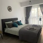 Divany Apartaments - Coresi Mall